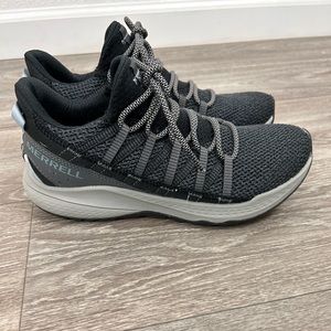 Merrell running/walking shoe